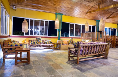 Elmina Hotel | Golden Hill Parker Hotel