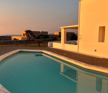 Akrotiri Villa | Golden Horizon Villas