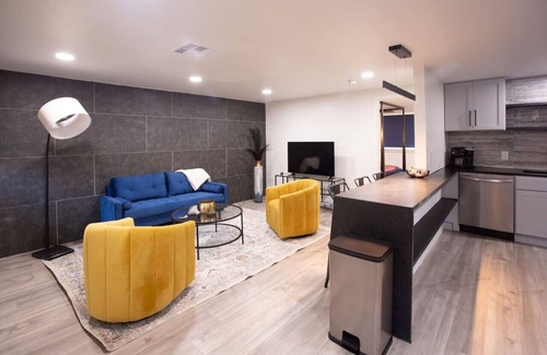 Tulsa Apartamento | Golden Hurricane Haven
