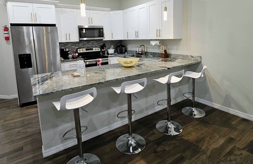 Westminister Casa | Golden Leaf is a property in which you will feel like home.