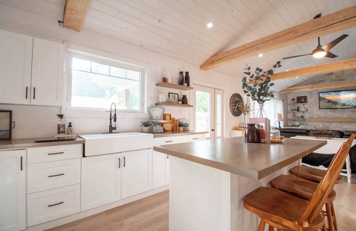 Bayfield Cabaña | Golden Leaves & Cozy Retreats: A Wave from it All