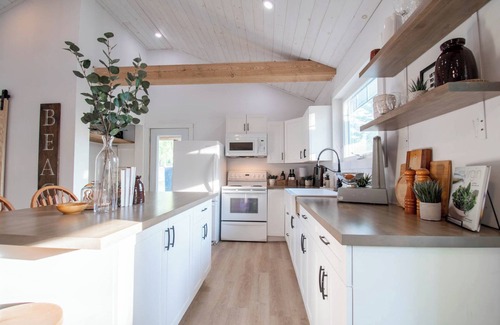 Bayfield Cabaña | Golden Leaves & Cozy Retreats: A Wave from it All