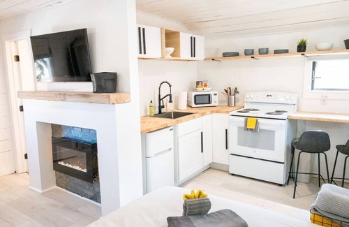 Grand Lake Cabina | Golden Lily at Wild Acre Cabins