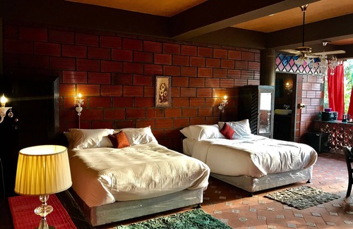 Craig Park Layout Hotel | Golden Lotus