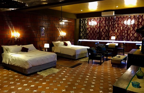 Craig Park Layout Hotel | Golden Lotus