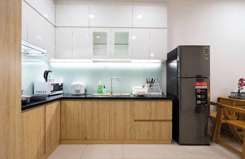 Phu Nhuan Condominio | Golden Mansion - Transit Apt Free POOL & GYM