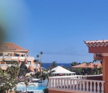 Arona Apartamento | Golden Mile Seaview Royal Garden