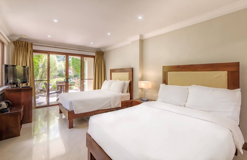 Danao Complejo | Golden Palm Resort