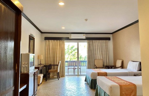 Pak Nam Pran Hotel | Golden Pine Beach Resort & Spa