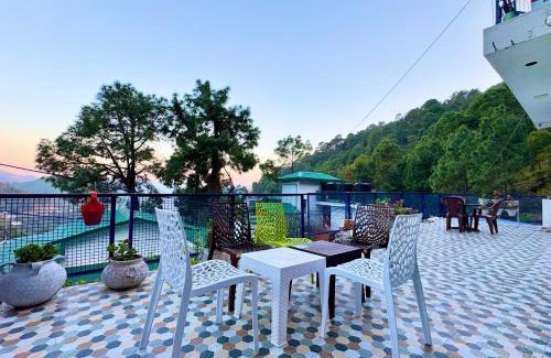 Kumarhatti Cama Y Desayuno | Golden pine villa