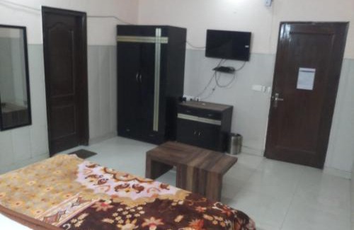 Delhi Casa | Golden Plate bharat guest house