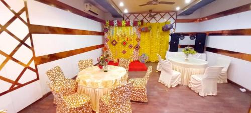 Delhi Casa | Golden Plate bharat guest house