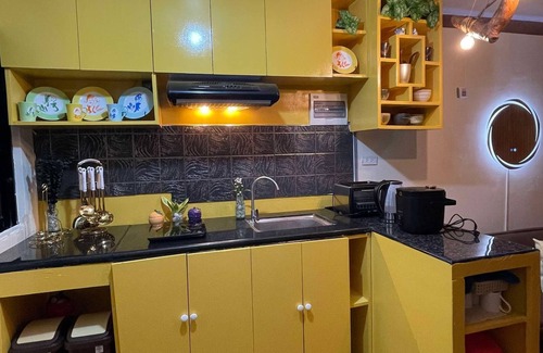 Cebu Condominio | Golden Poppy 2-bedroom condo with WiFi, AC in amazing Cebu City