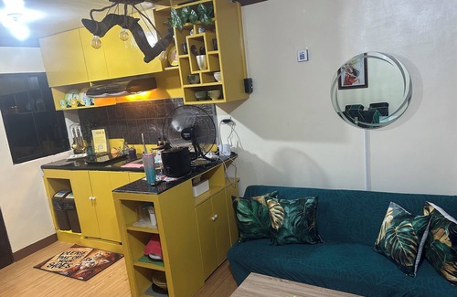 Cebu Condominio | Golden Poppy 2-bedroom condo with WiFi, AC in amazing Cebu City