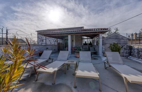 Katun Lindarski Casa | Golden Roots Estate