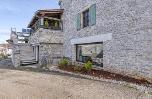 Katun Lindarski Casa | Golden Roots Estate