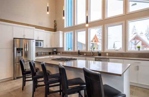 Golden Casa | Golden's Blue Heron, Una Casa De Nueva Marca Situado En Kicking Horse Mountain Resort
