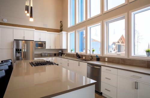 Golden Casa | Golden's Blue Heron, Una Casa De Nueva Marca Situado En Kicking Horse Mountain Resort