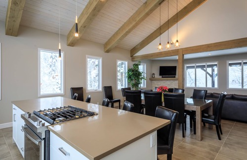 Golden Casa | Golden's Blue Heron, Una Casa De Nueva Marca Situado En Kicking Horse Mountain Resort