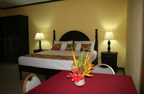 Morant Bay Hotel | Golden Shore Resort