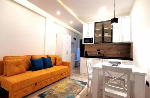 Lisina Apartamento | Golden Sky N Lux 57 Milmari Resort & Spa