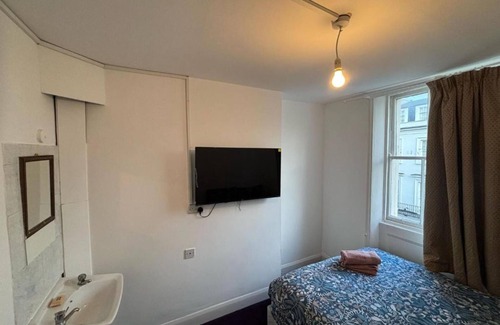 Warwick Hotel | Golden Star Hotel