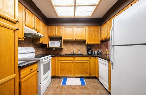 East Kootenay Apartamento | Golden Summit | Air Hockey | Wood Fireplace | Pets