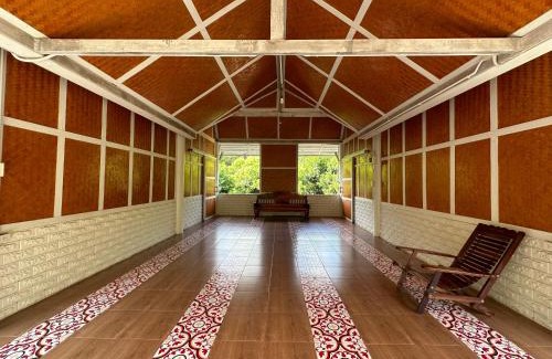 Thong Pha Phum Casa | Golden Sword with Boat