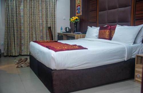 Port Harcourt Hotel | Golden Tulip Garden City Hotel - Rivotel