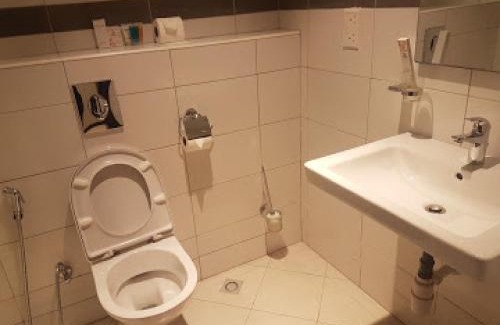 Ibadan Cabina | Golden Tulip lbadan - Deluxe Room