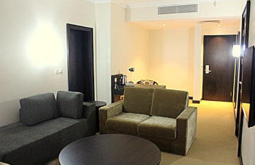 Ibadan Cabina | Golden Tulip lbadan - Deluxe Room