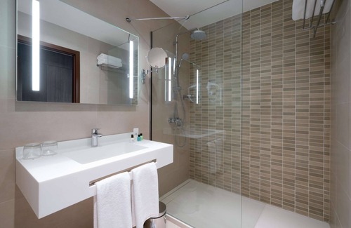 Algiers Hotel | Golden Tulip Royaume