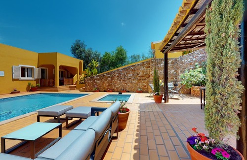 Estombar Casa | Golden Vila Estômbar