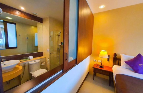 Wua Lai Hotel | Goldenbell Hotel Chiangmai