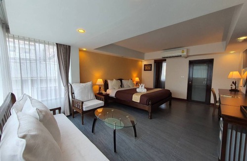 Wua Lai Hotel | Goldenbell Hotel Chiangmai