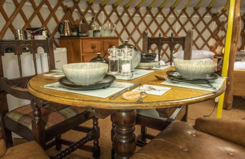 Hawes Casa | Goldfinch