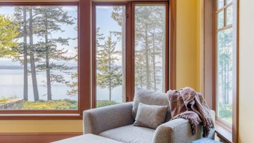 Greenbank Casa | Goldilocks by AvantStay Luxury Waterfront Home