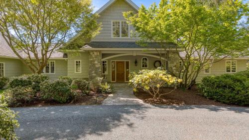 Greenbank Casa | Goldilocks by AvantStay Luxury Waterfront Home