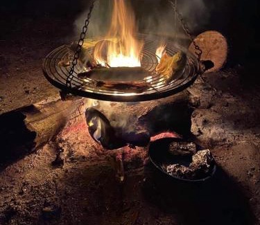 Hertford Otro | Goldings Farm yurt Tent firepit bbq activities