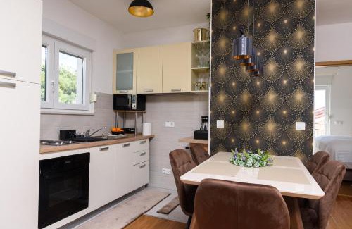 Seget Donji Apartamento | GOLDY GREEN