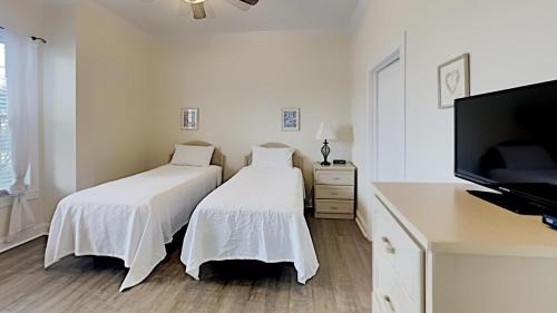Pawleys Island Villa | Golf and Beach Getaway Relaxation at its Finest