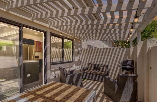 Palm Springs Casa | Golf and Couples Oasis/Midcentury w/6 Pools Hot Tub
