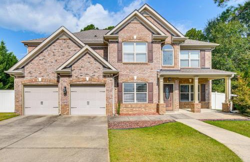Cameron Casa | Golf and Hike Family Home 11 Mi to Fort Bragg!