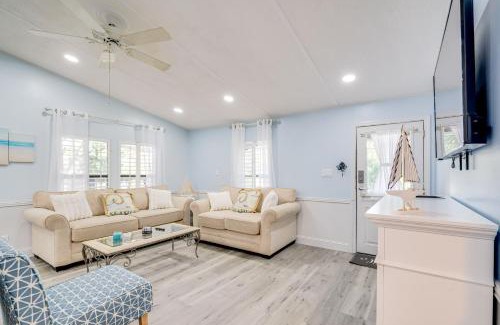 Silver Lake Casa | Golf and Pool Access Home with Yard in Lady Lake