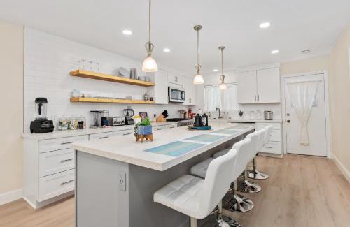 Olde Carlsbad Casa | Golf - Beach - Legoland - Shopping - Dining