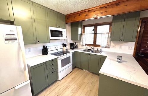 Breezy Point Cabina | Golf Cabin w/ Ping-Pong!