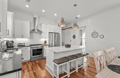 Greenway Park Casa | Golf Cart ☀️ Beach Chairs, Community Pool, Gated Community ☀️