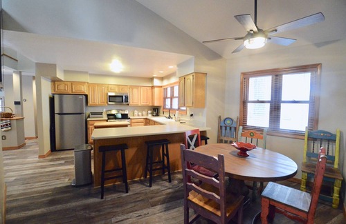 Angel Fire Casa | Golf Course and Mountain View All-In-One-minutes from the Resort