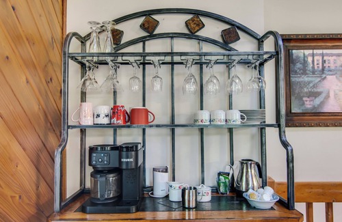 Paupackan Lake Casa | Golf Course Getaway: XL Cabin w/ Hot Tub, Pools, Beaches, Game Room, King Bed