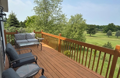 Bellaire Casa | Golf course home minutes from downtown Bellaire and Shorts; Sleeps 10